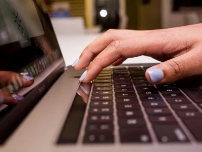 Bí quyết bấm F5 trên MacBook: Làm mới trang và các phím chức năng khác