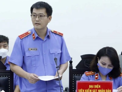 Công tố viên là gì? Vai trò và sự khác biệt với Kiểm sát viên tại Việt Nam